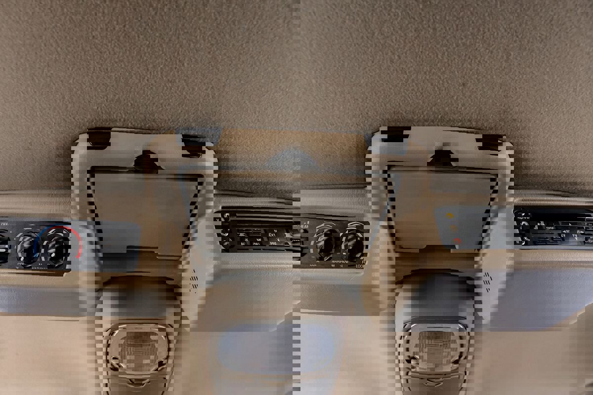 Used 2004 Ford Excursion Eddie Bauer image 26