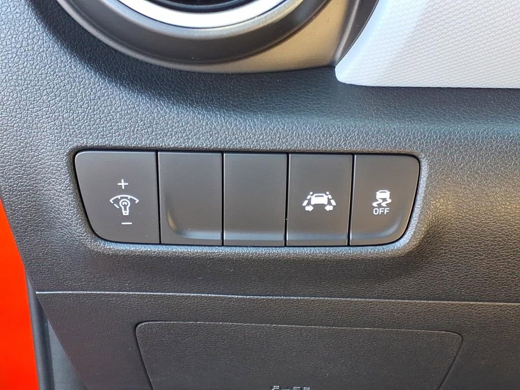 Used 2020 Hyundai Kona SE image 11