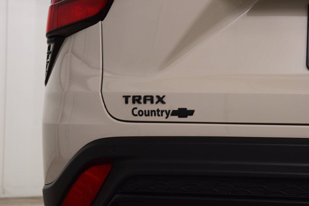 New 2026 Chevrolet Trax RS w/ Sunroof Package FWD image 22