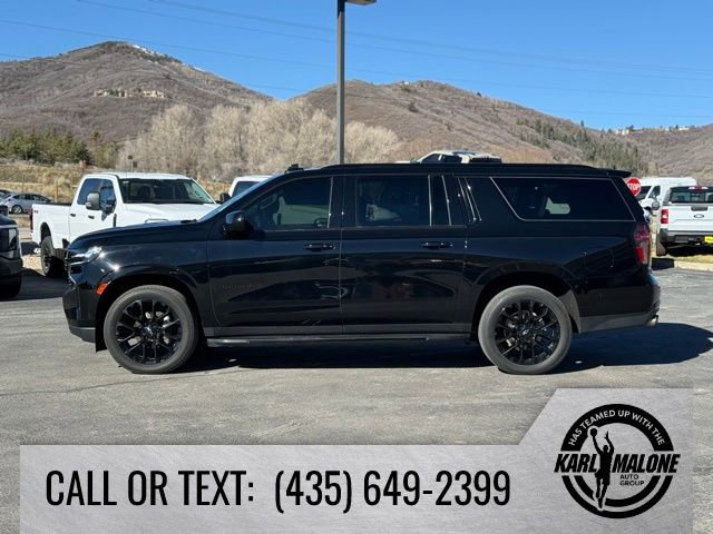 Used 2023 Chevrolet Suburban RST w/ Sport Performance Package image 2