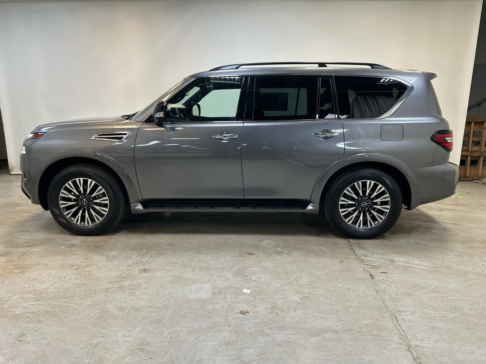 Certified 2024 Nissan Armada SL w/ Midnight Edition Package image 10