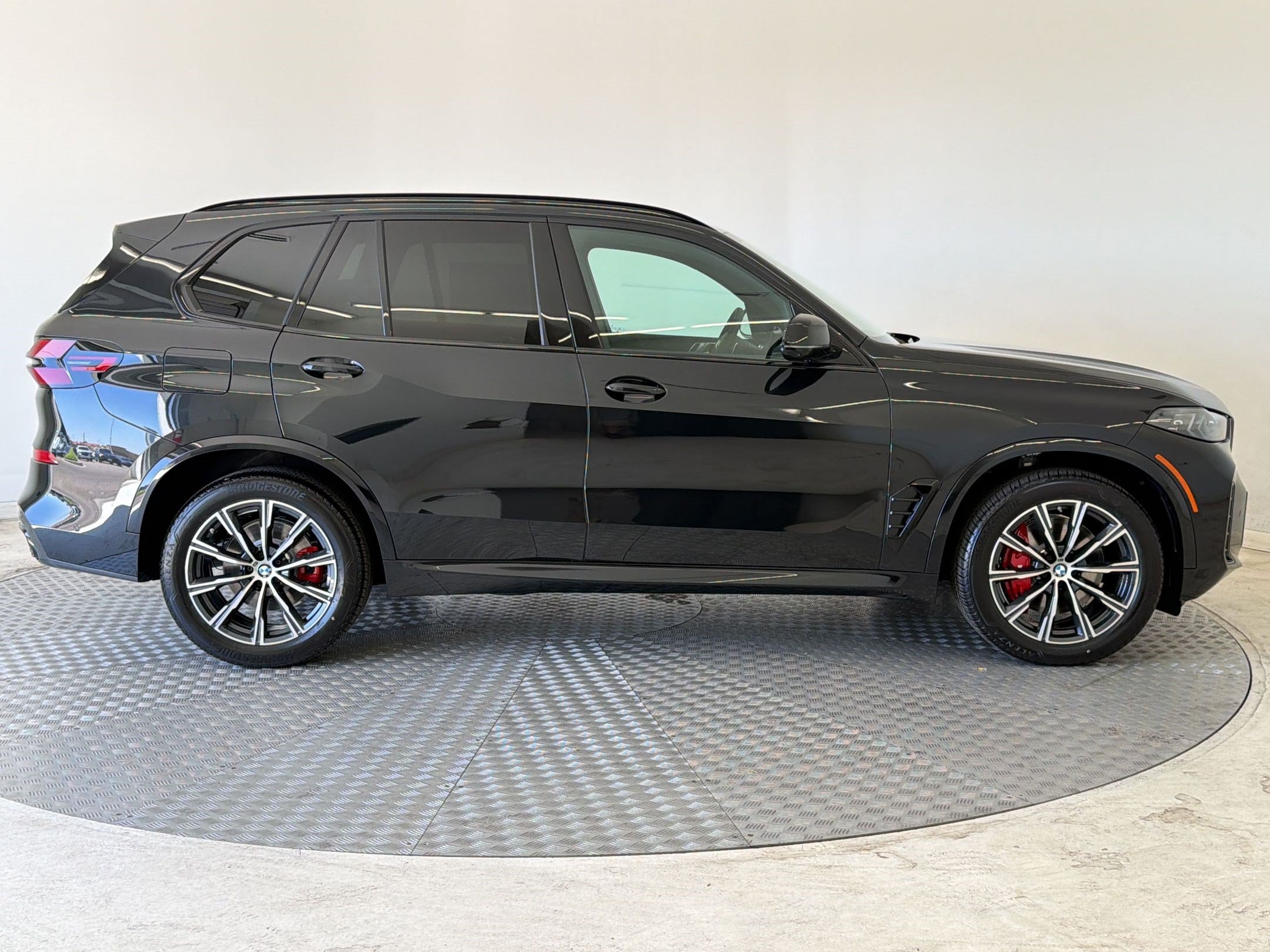 New 2026 BMW X5 xDrive40i w/ M Sport Package AWD/4WD image 8