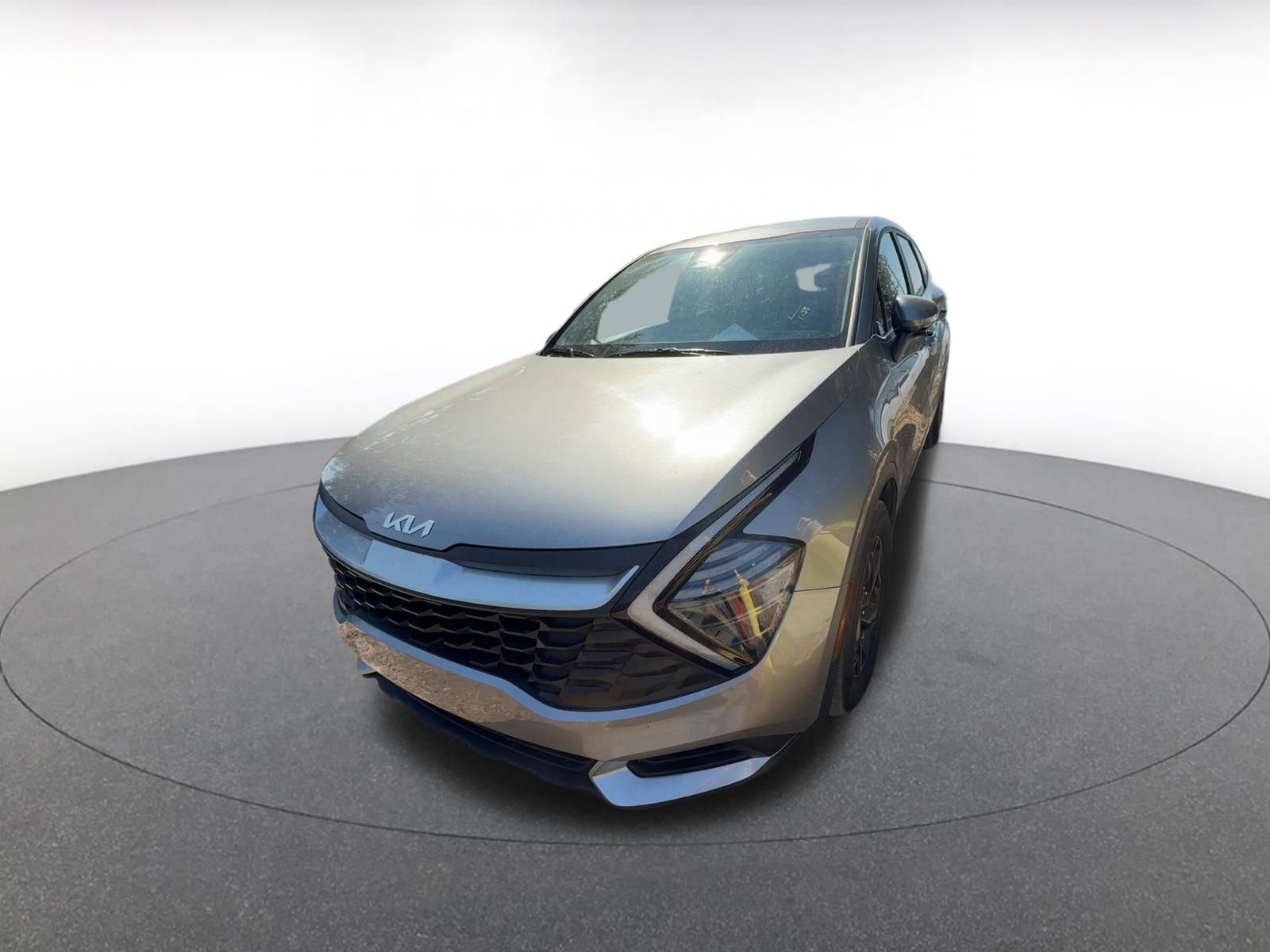 Used 2025 Kia Sportage LX image 9