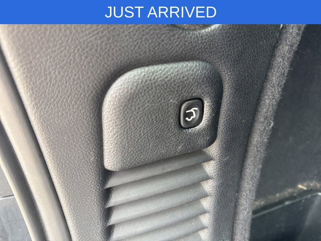 Used 2018 Dodge Durango R/T w/ Blacktop Package AWD/4WD image 37