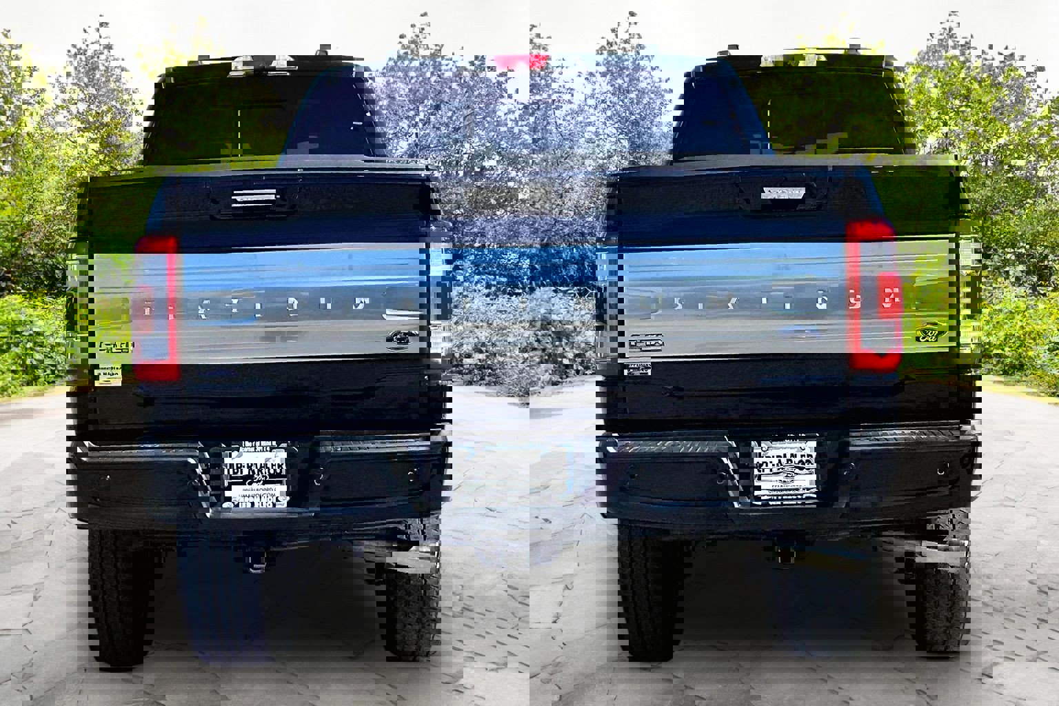 Certified 2022 Ford F150 Platinum w/ Equipment Group 701A High image 4