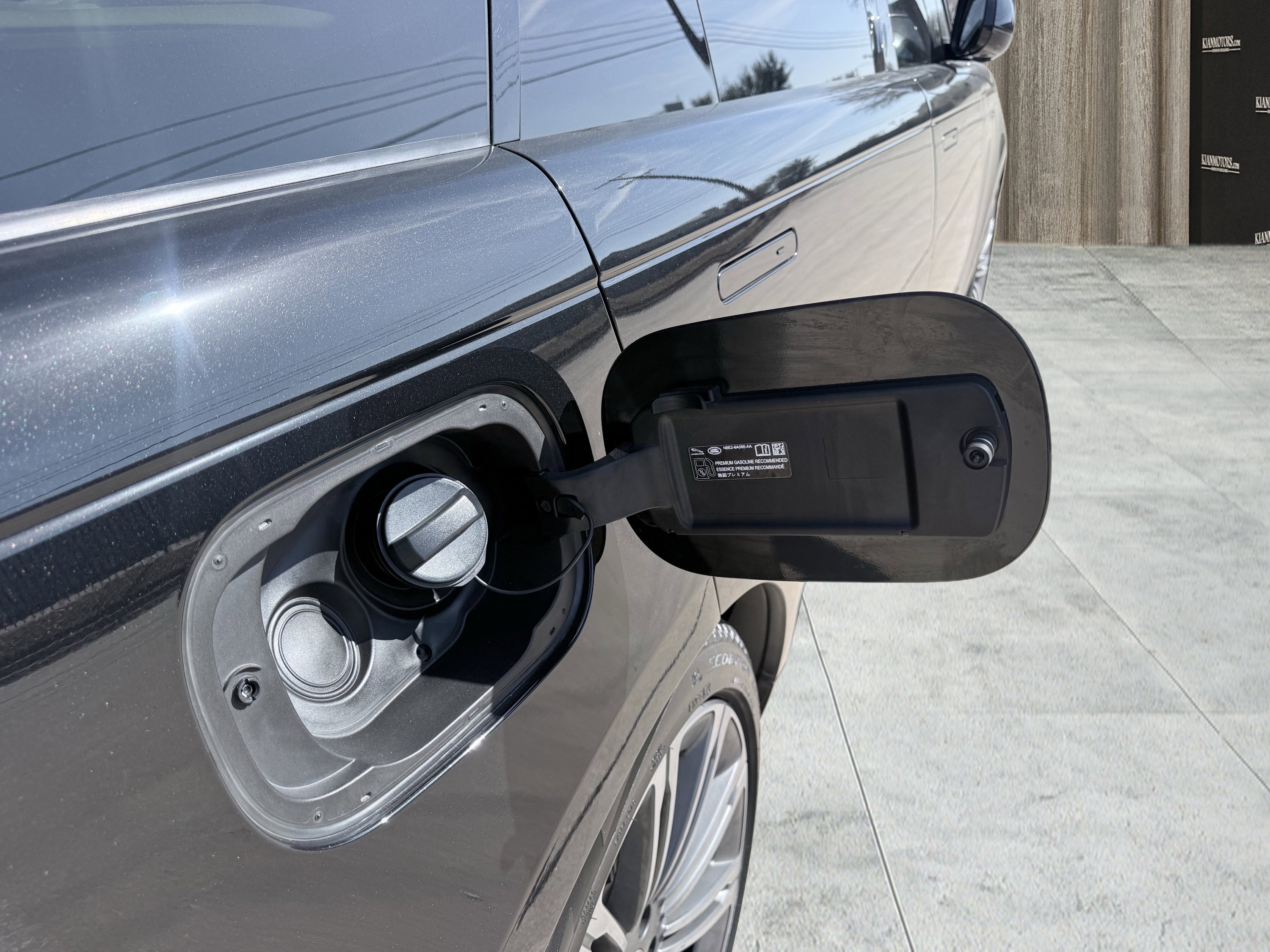 Used 2023 Land Rover Range Rover Long Wheelbase Autobiography image 14