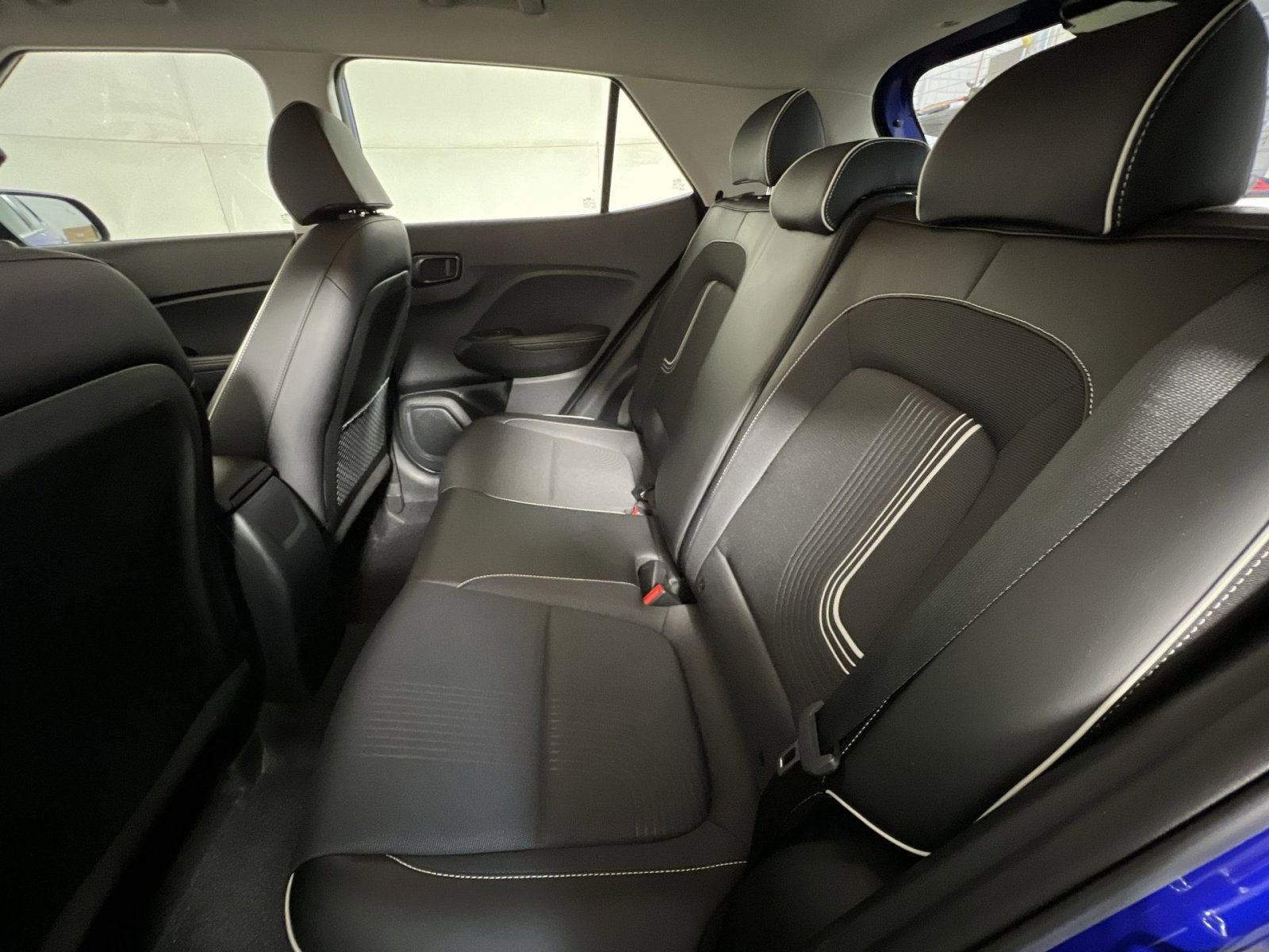 Used 2023 Hyundai Venue Limited image 23