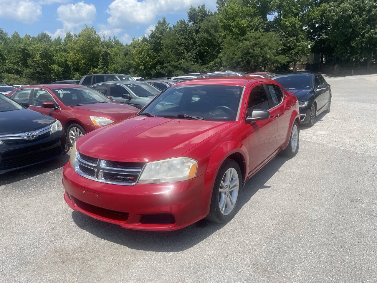 Used 2013 Dodge Avenger SE FWD image 2