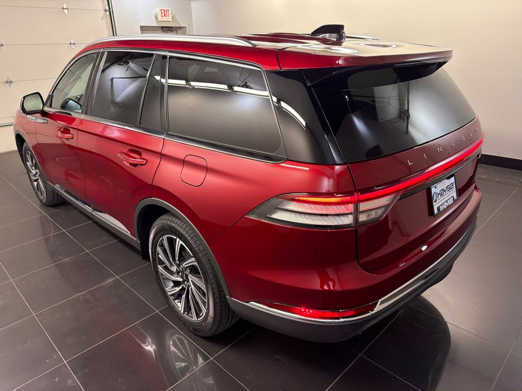 New 2027 Lincoln Aviator AWD image 4