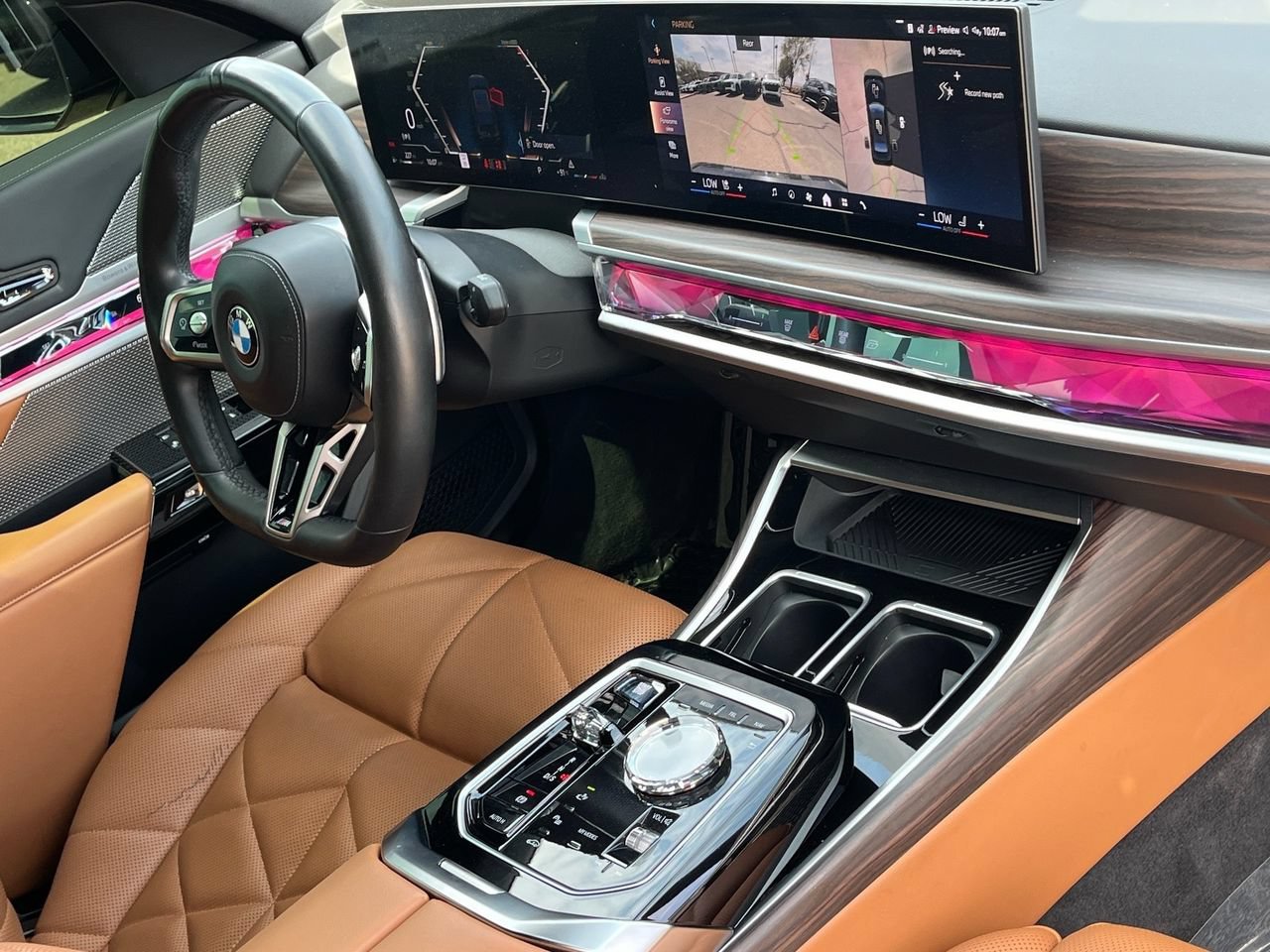 Used 2023 BMW 740i w/ Parking Assistance Package RWD image 9