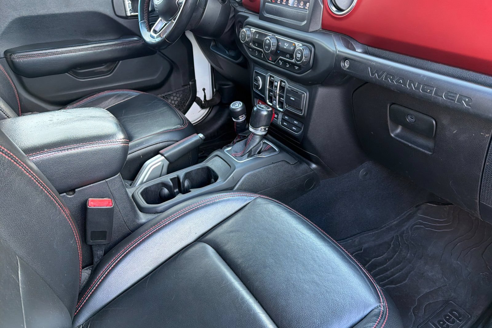 Used 2018 Jeep Wrangler Unlimited Rubicon w/ Safety Group AWD/4WD image 16