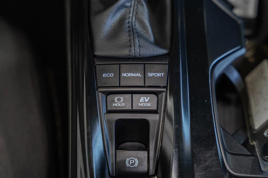 Used 2025 Toyota Camry LE image 23