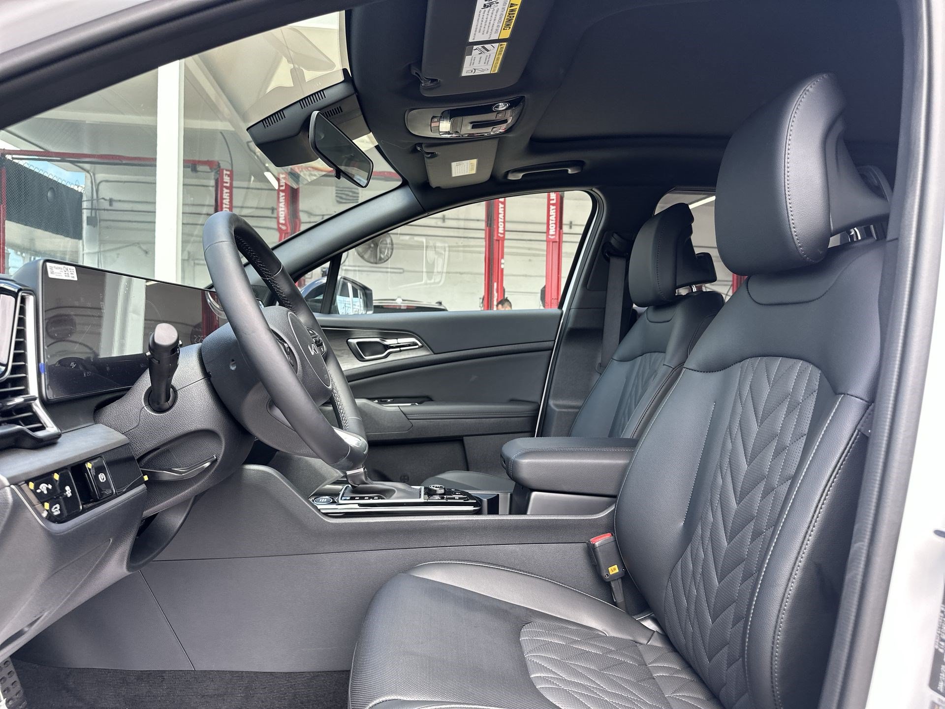Certified 2025 Kia Sportage X-Pro Prestige AWD/4WD image 13