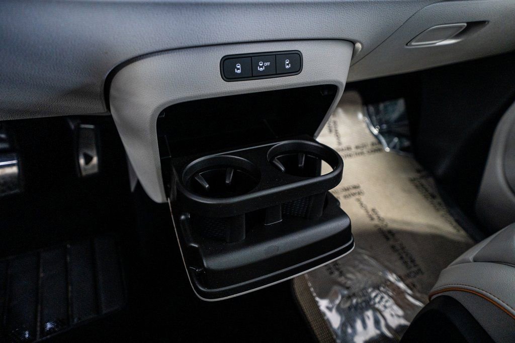 Used 2025 Volkswagen ID. Buzz 1st Edition image 45