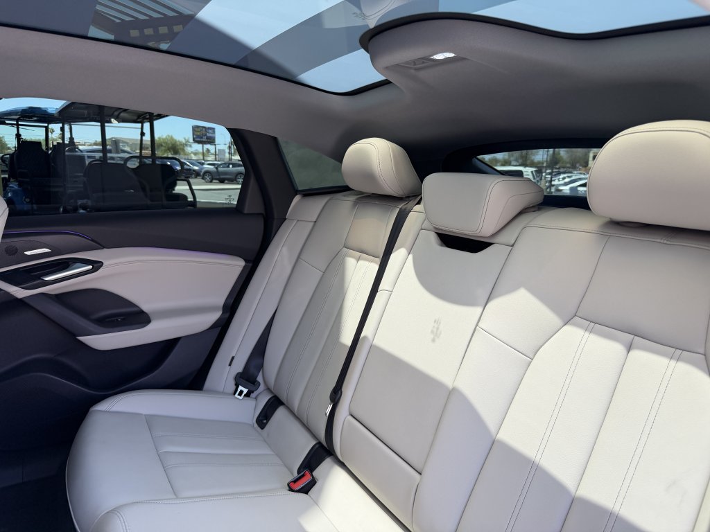 Used 2025 Audi A6 e-tron Premium Plus w/ Premium Plus RWD image 39
