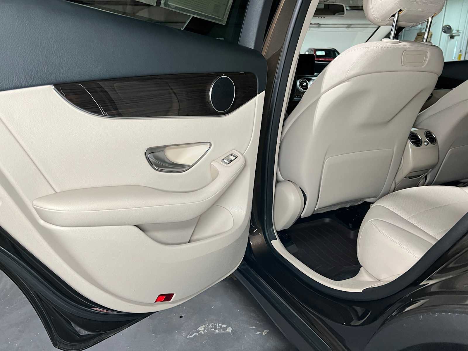 Used 2018 Mercedes-Benz GLC 300 image 16