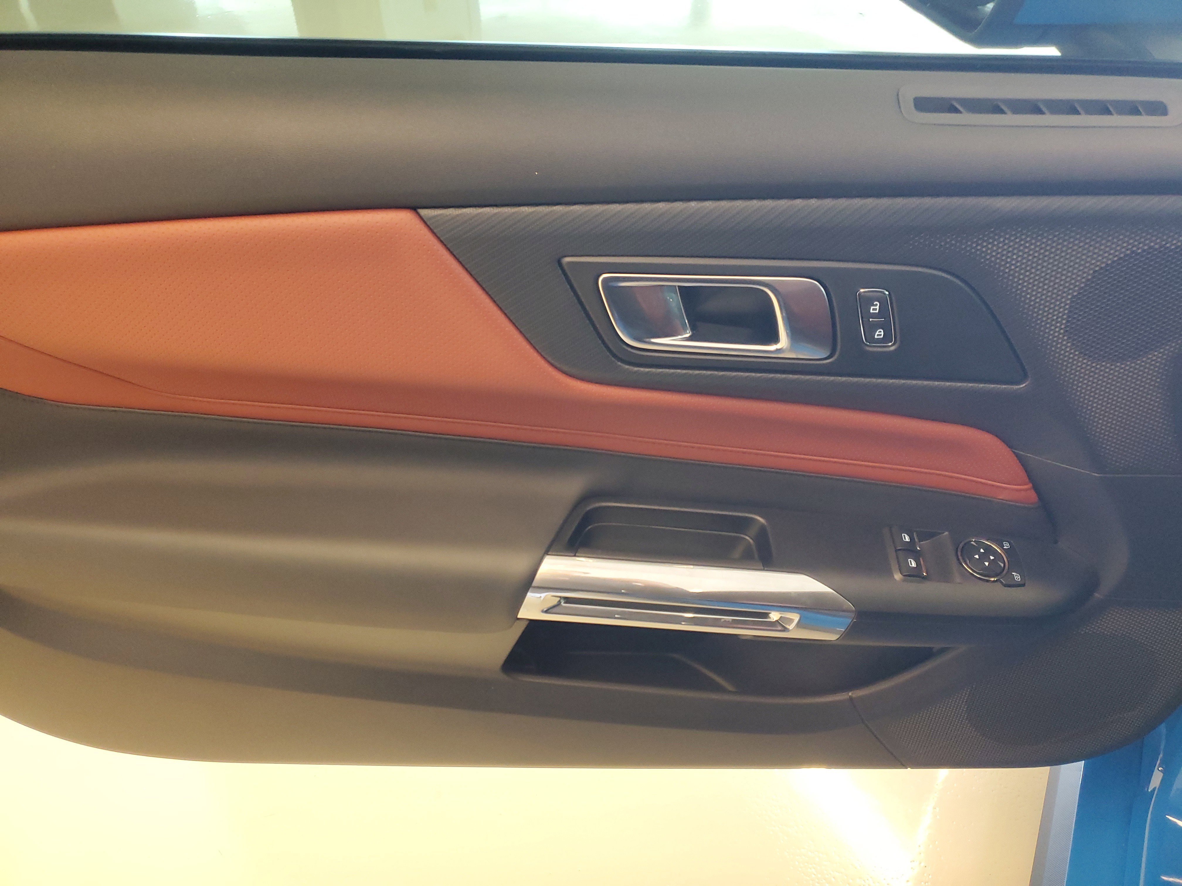 Used 2025 Ford Mustang Premium RWD image 17