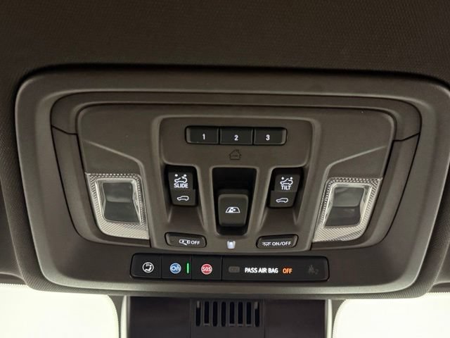 Used 2025 Chevrolet Silverado 1500 LTZ w/ LTZ Premium Package AWD/4WD image 30