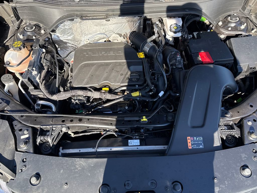 Used 2025 Chevrolet Trax LT w/ LT Convenience Package image 25