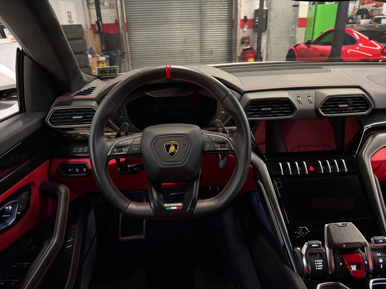Used 2022 Lamborghini Urus image 13
