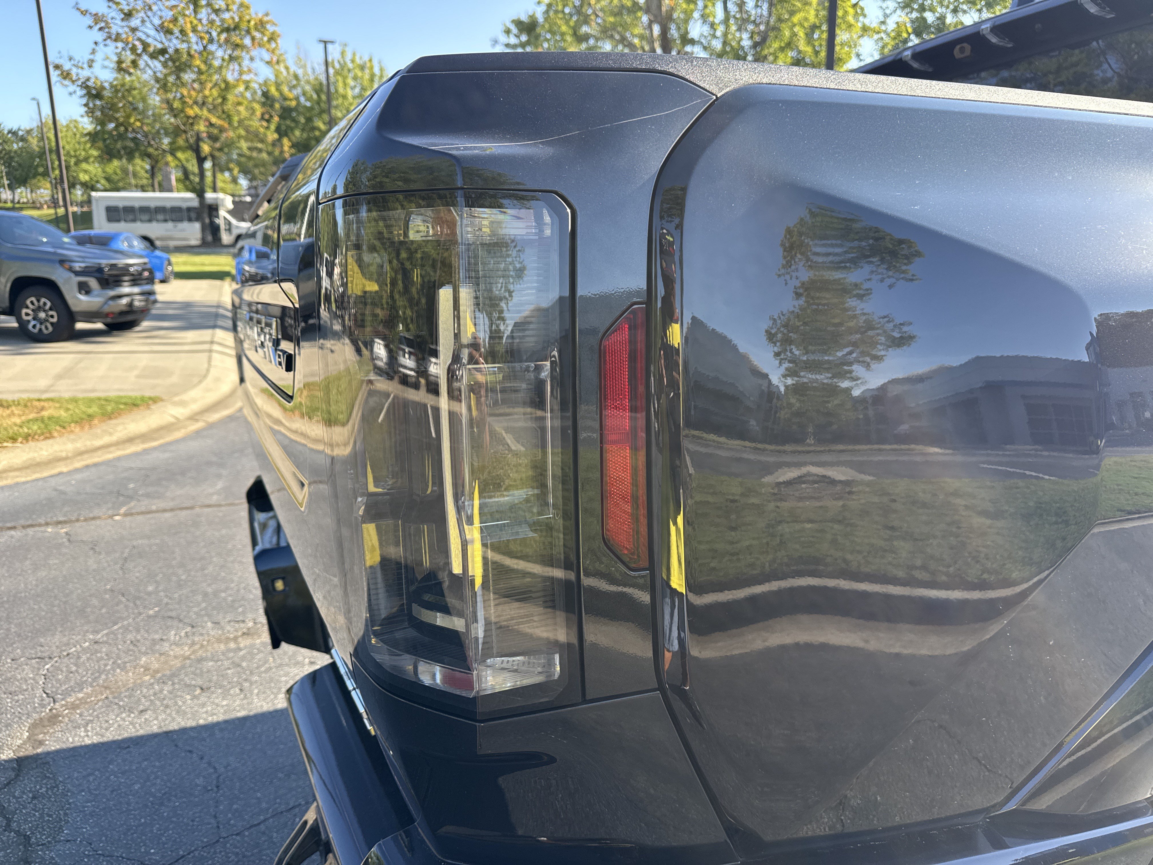 Certified 2024 GMC Hummer EV 3X w/ Extreme Off-Road Package AWD/4WD image 9