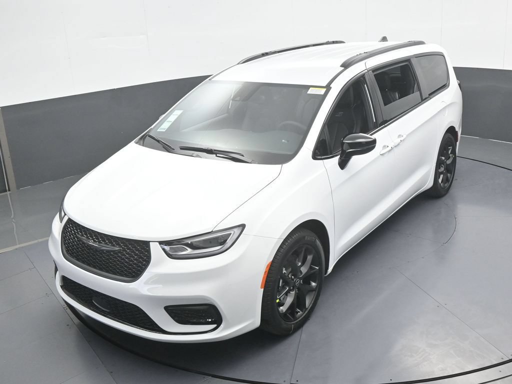 New 2026 Chrysler Pacifica Select w/ S Appearance Package FWD image 45