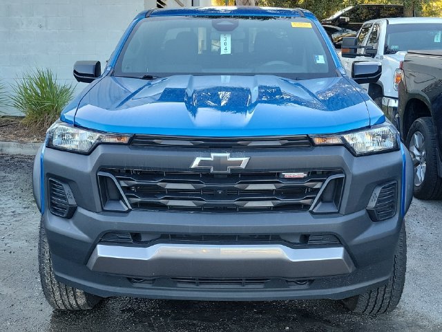 Used 2024 Chevrolet Colorado Trail Boss w/ Technology Package AWD/4WD image 2