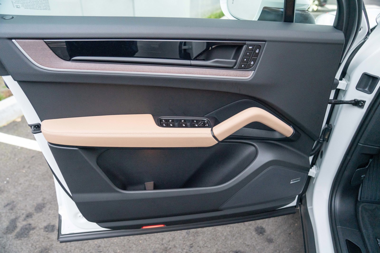 Certified 2026 Porsche Cayenne image 10