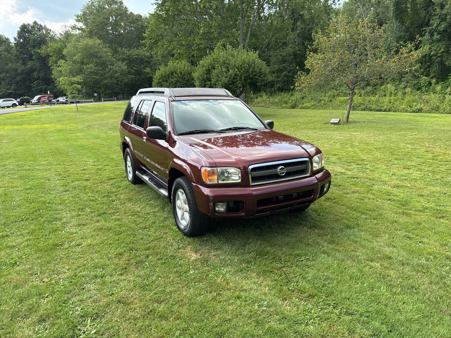 Used 2002 Nissan Pathfinder SE AWD/4WD image 1