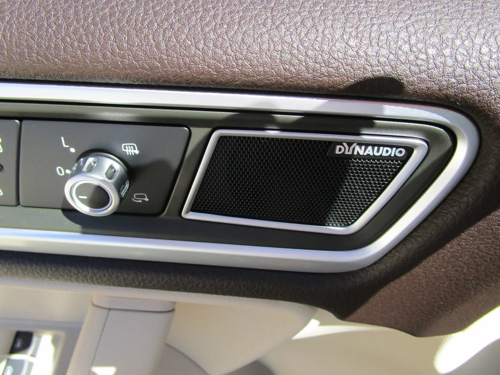 Used 2014 Volkswagen Touareg Executive AWD/4WD image 20