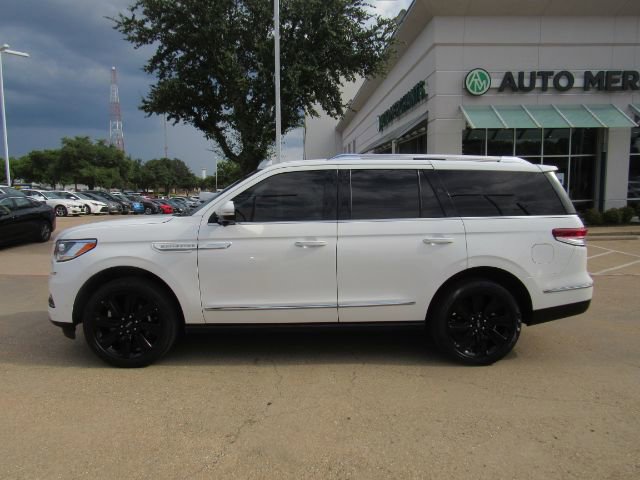Used 2022 Lincoln Navigator Reserve image 15