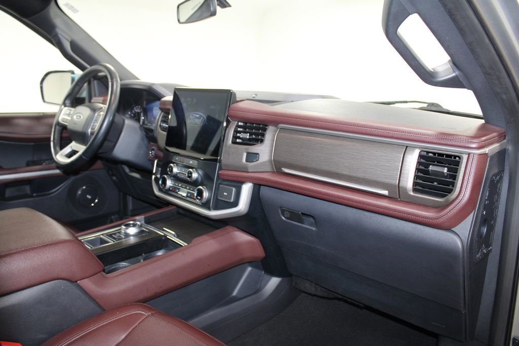 Used 2024 Ford Expedition Limited image 32