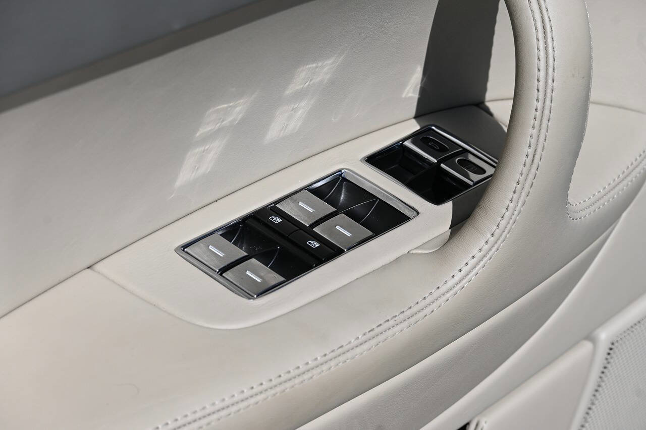 Used 2012 Bentley Flying Spur Flying Spur image 32