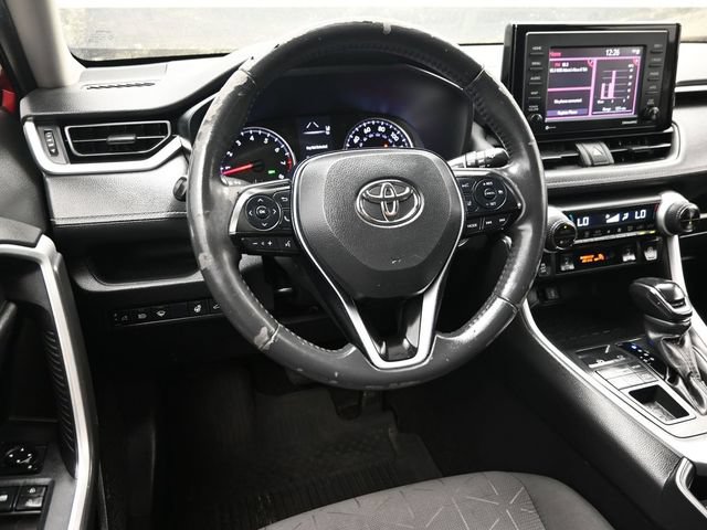 Used 2021 Toyota RAV4 XLE w/ Convenience Package AWD/4WD image 14