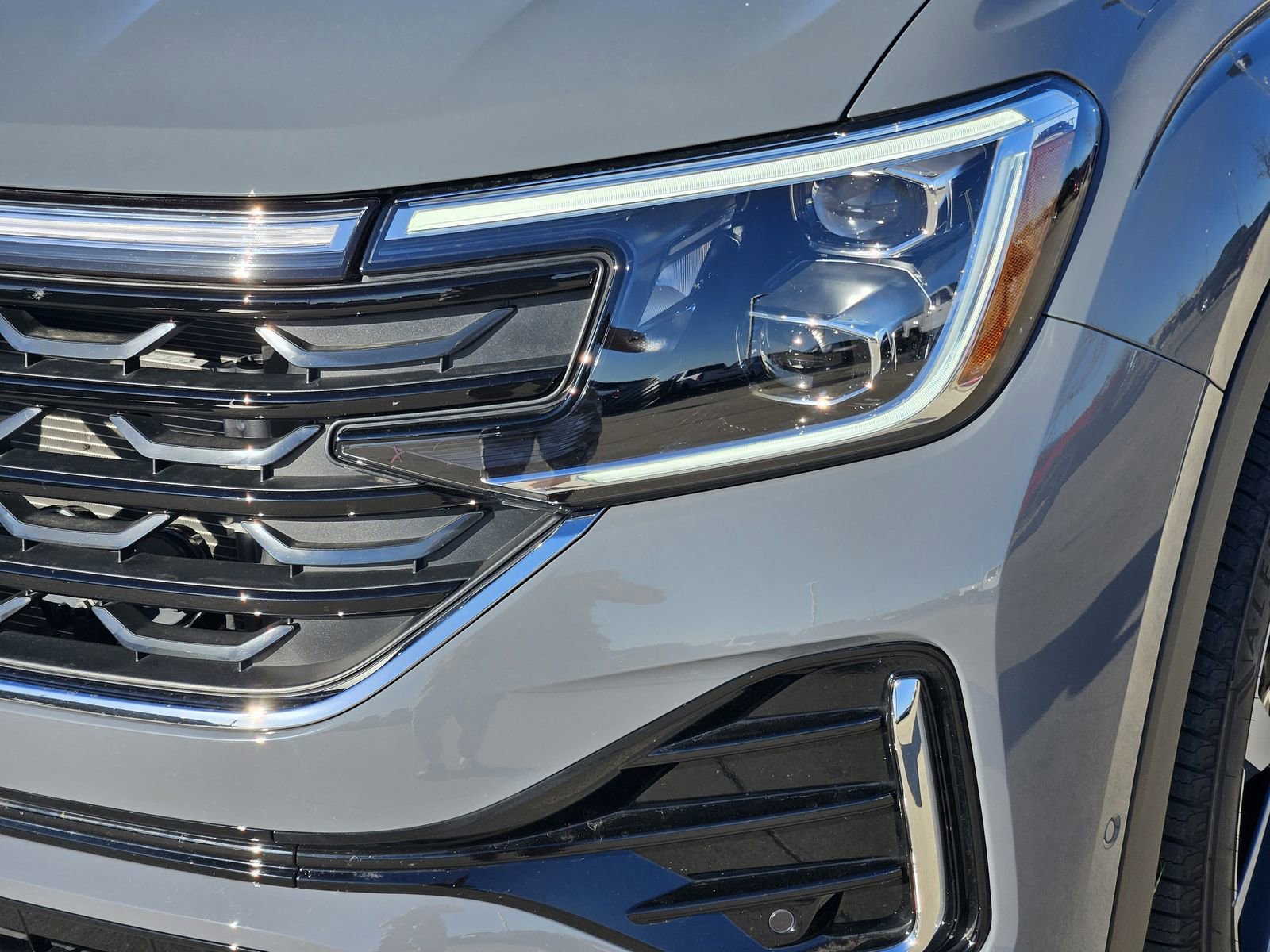 Used 2025 Volkswagen Atlas SEL Premium R-Line image 10