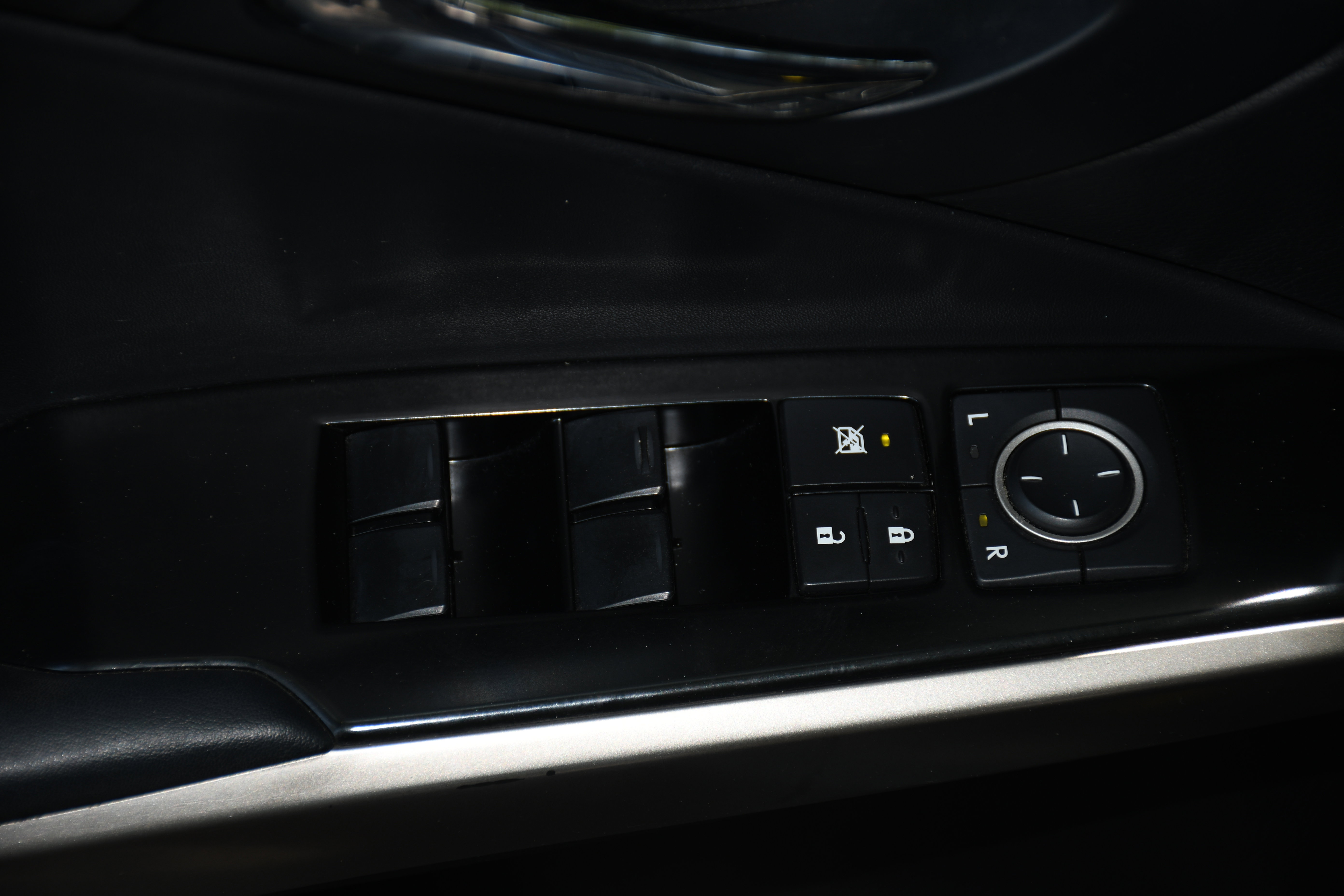 Used 2014 Lexus IS 350 w/ Navigation Package RWD image 11