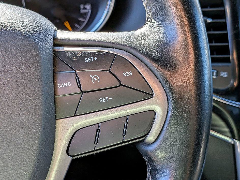 Used 2021 Jeep Grand Cherokee Limited w/ Luxury Group II image 18