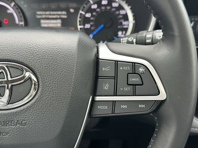 Certified 2024 Toyota Highlander XLE AWD/4WD image 14