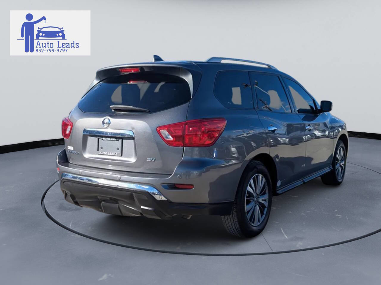 Used 2019 Nissan Pathfinder SV image 5