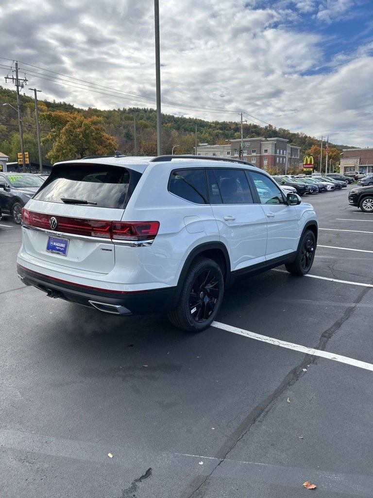 New 2026 Volkswagen Atlas SE image 5