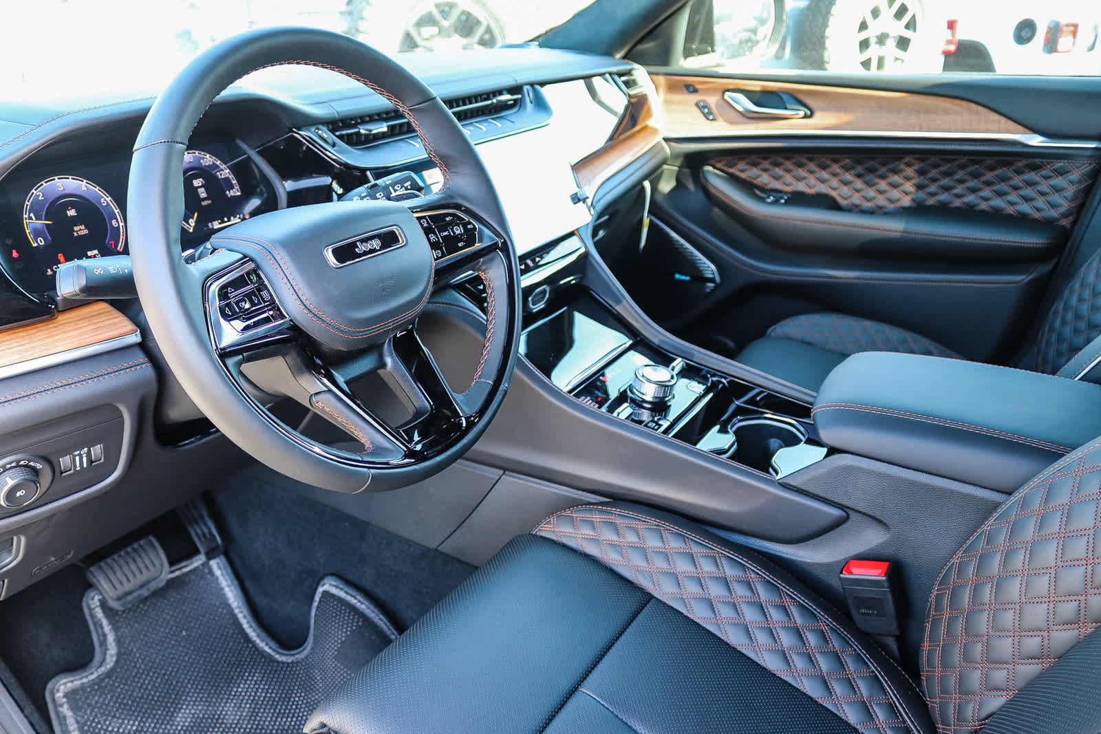 New 2027 Jeep Grand Cherokee Summit AWD/4WD image 18