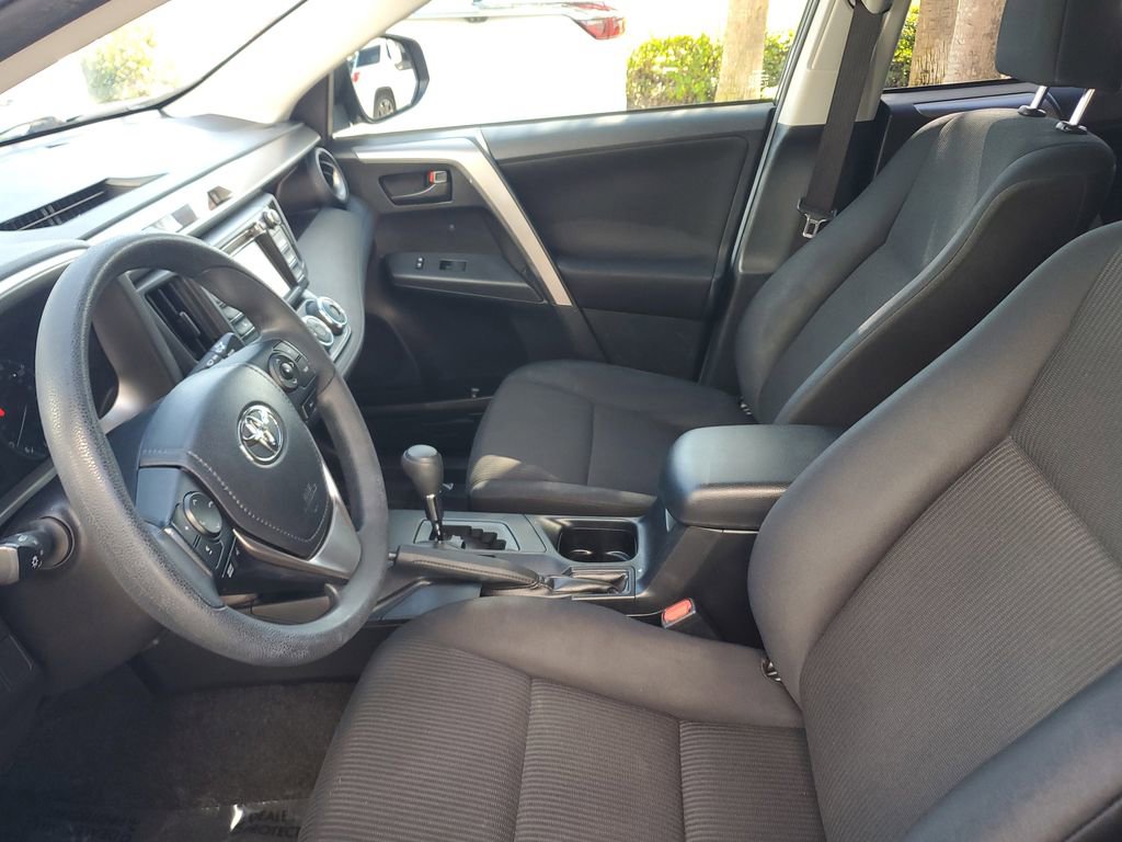 Used 2017 Toyota RAV4 LE image 21
