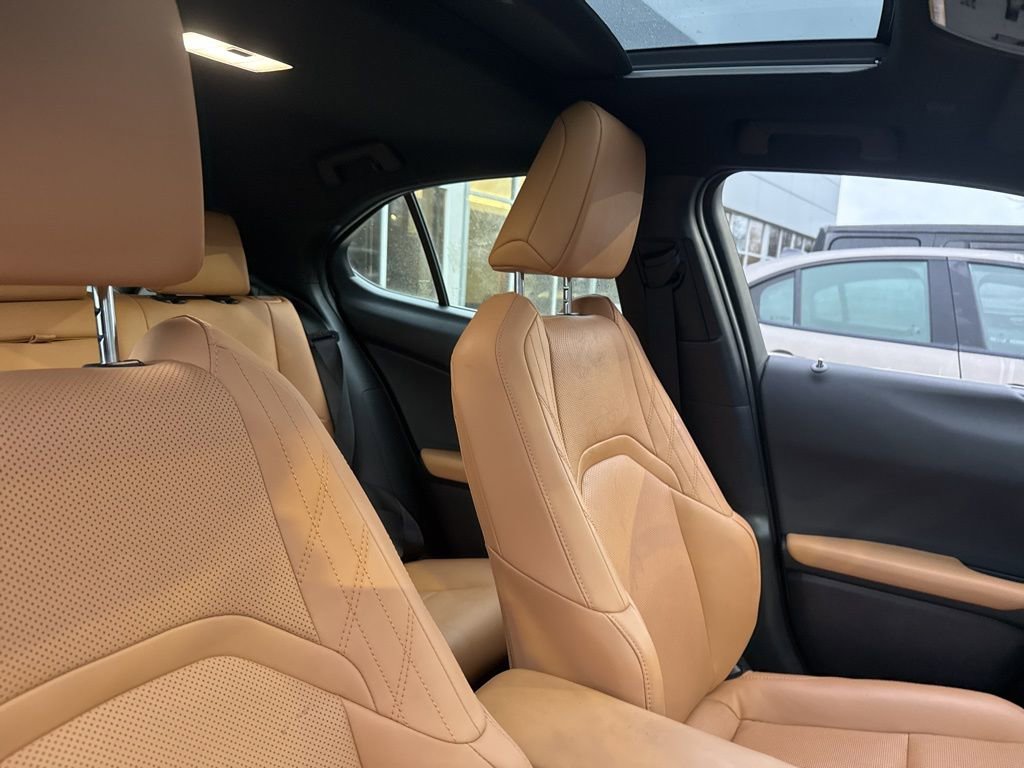 Used 2023 Lexus UX 250h 250h Premium w/ Accessory Package (Z2) image 9