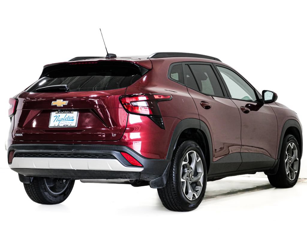 Used 2024 Chevrolet Trax LT w/ Driver Confidence Package FWD image 6