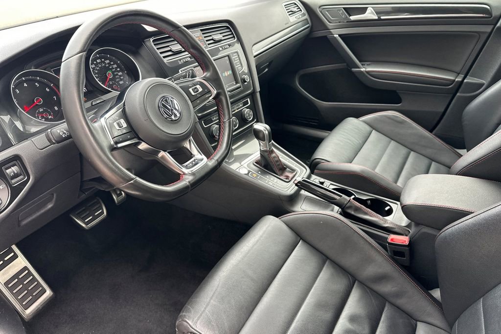 Used 2017 Volkswagen GTI SE FWD image 10