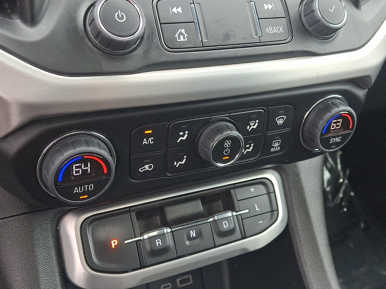 Used 2023 GMC Acadia SLE w/ Driver Convenience Package AWD/4WD image 16
