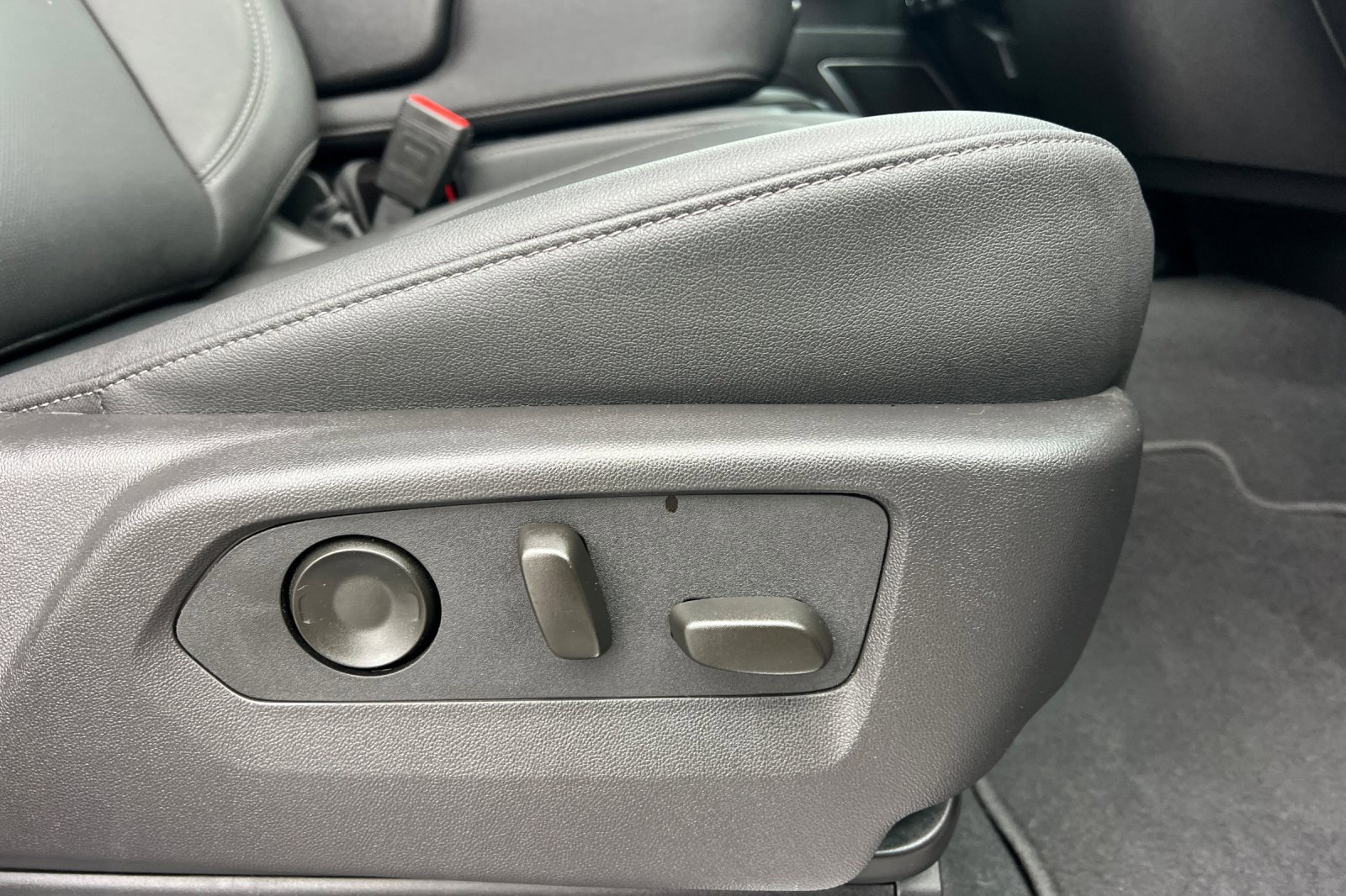 Used 2024 GMC Sierra 1500 SLT image 22