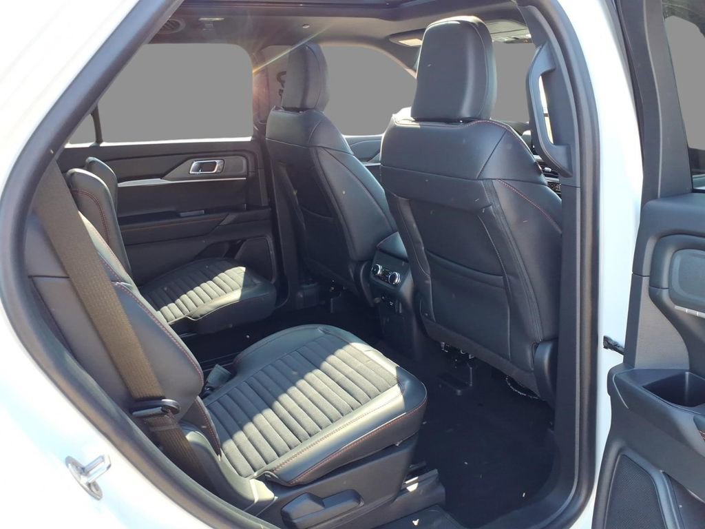 New 2026 Ford Explorer ST-Line w/ ST-Line Street Pack AWD/4WD image 11