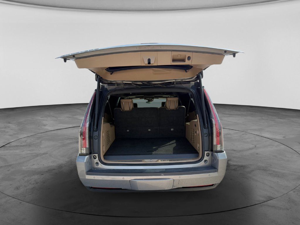 Used 2018 Cadillac Escalade ESV Platinum AWD/4WD image 44
