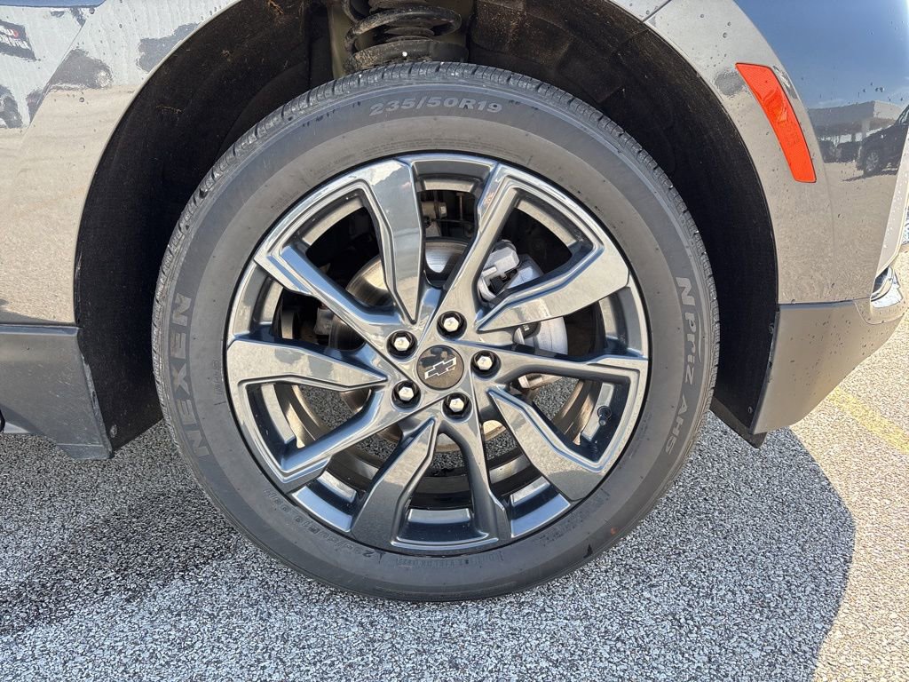 Used 2022 Chevrolet Equinox RS w/ LPO, Floor Liner Package AWD/4WD image 13